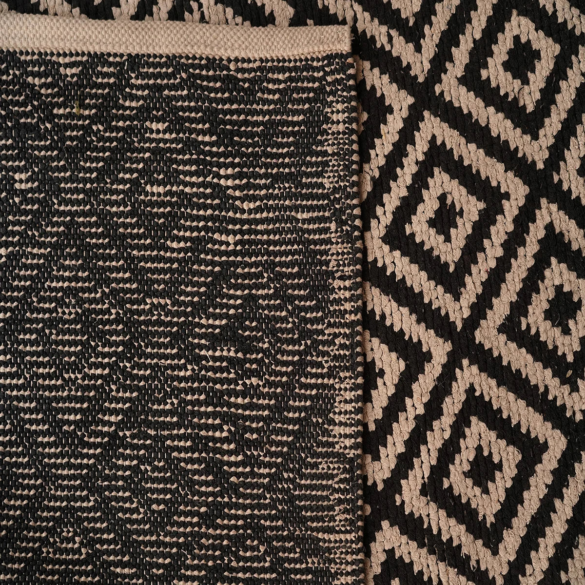 Hand-Woven Cotton Dhurrie – Geometric Black & Beige Flatweave Rug