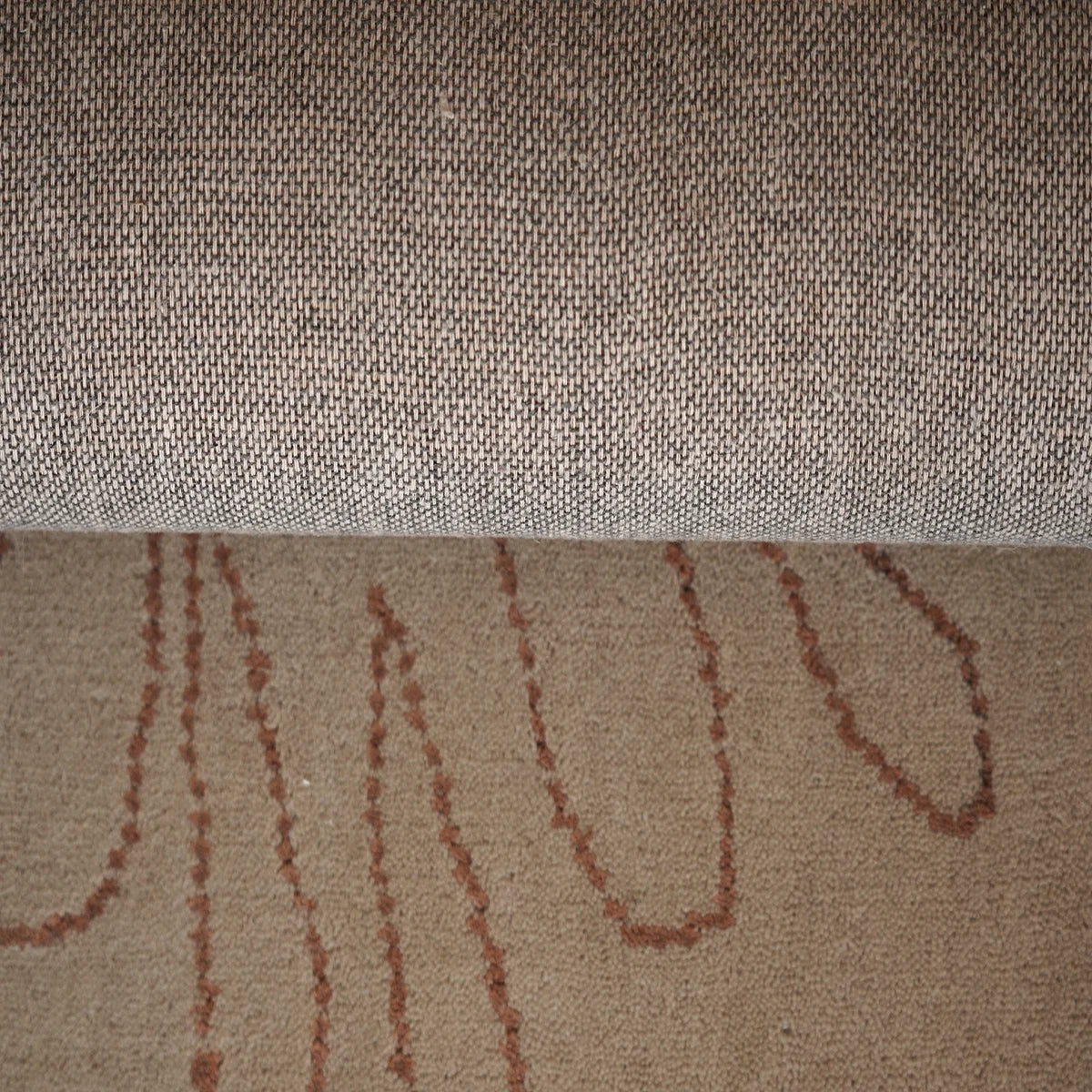 Hand Tufted Woollen Rug – Beige with Rust Floral Line Design