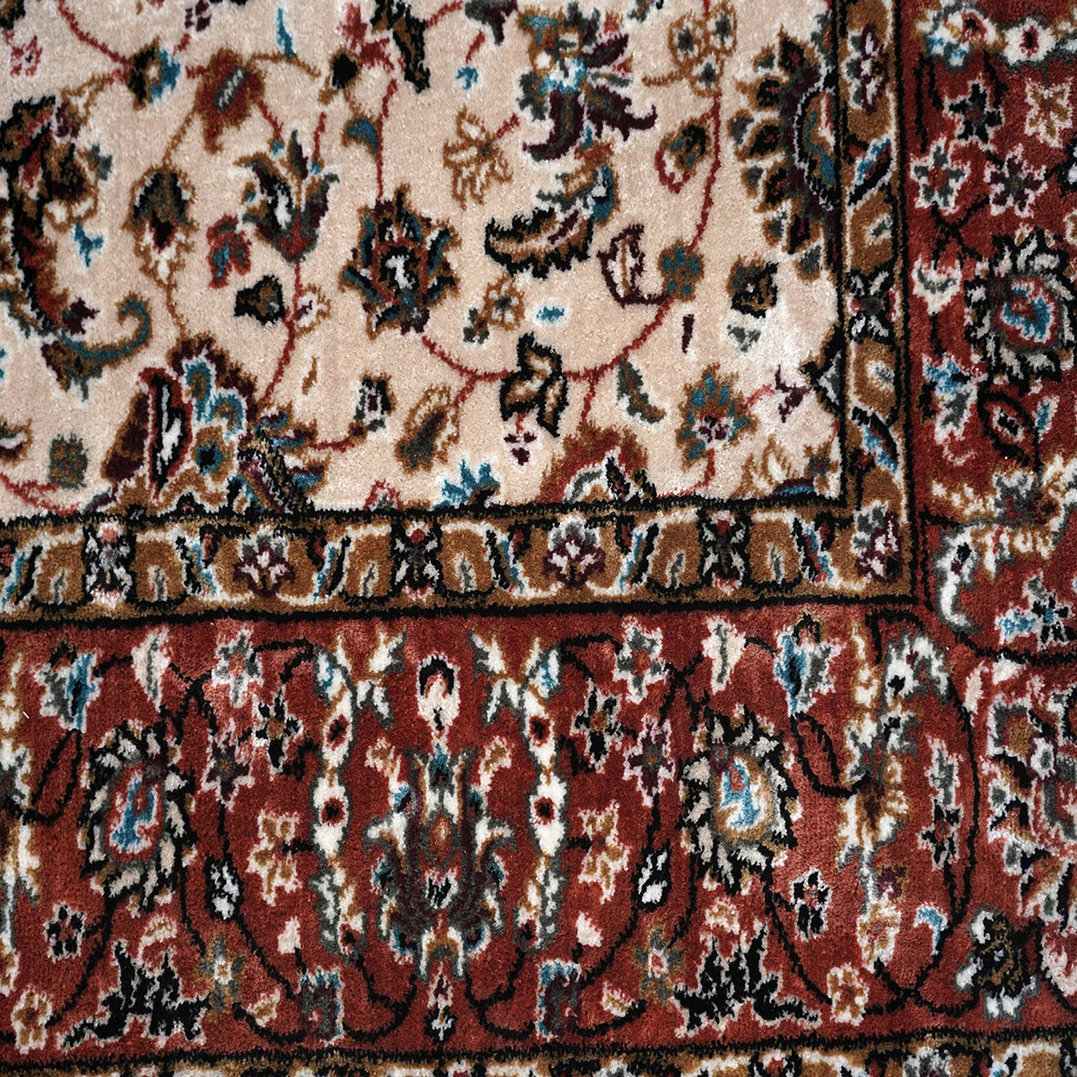 Elegant Traditional Floral Design Machine-Made Rug