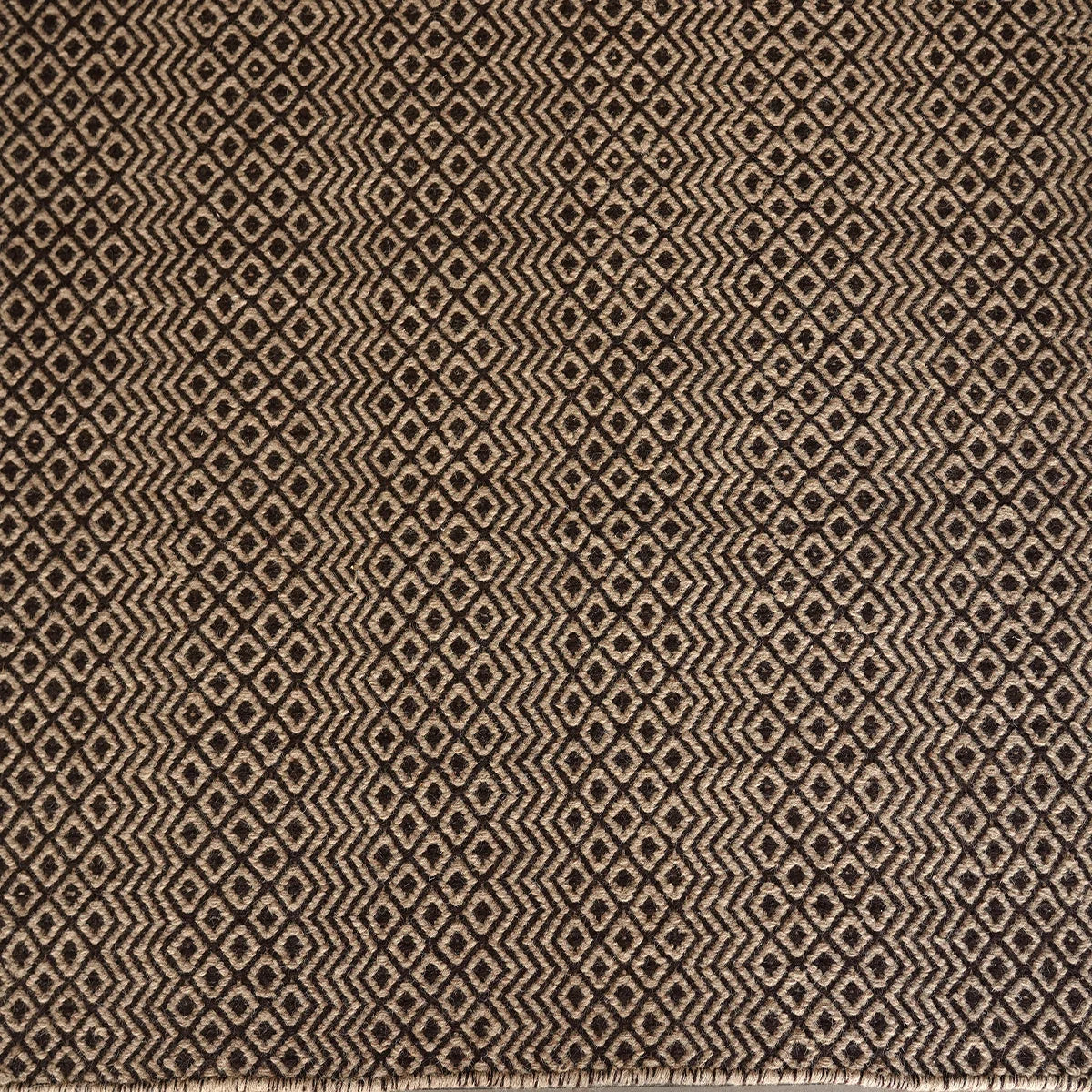 Hand Woven Woollen Dhurrie – Geometric Pattern Rug for Modern & Traditional Spaces