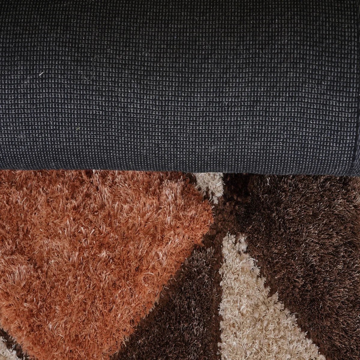 Hand Tufted Polyester Shaggy Rug – Geometric Modern Design for Living Room & Bedroom