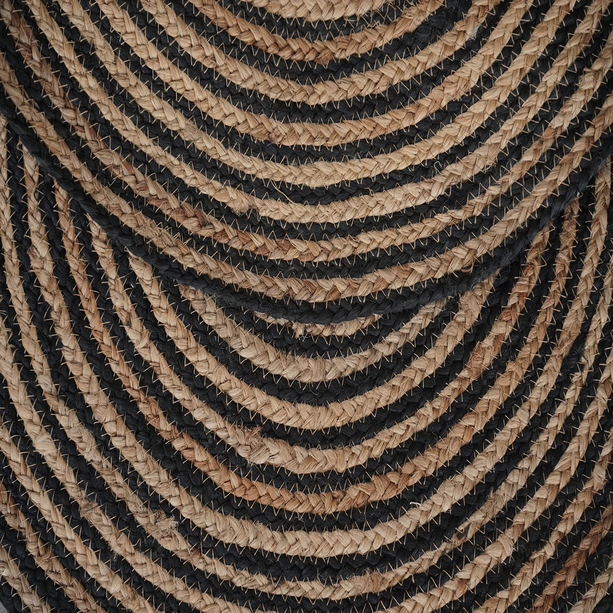 Handwoven Round Jute Rug – Natural & Black Spiral Pattern