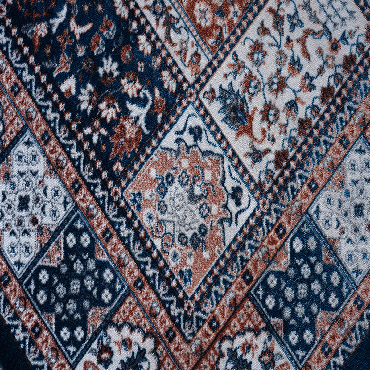 Elegant Traditional Pattern Machine-Made Rug